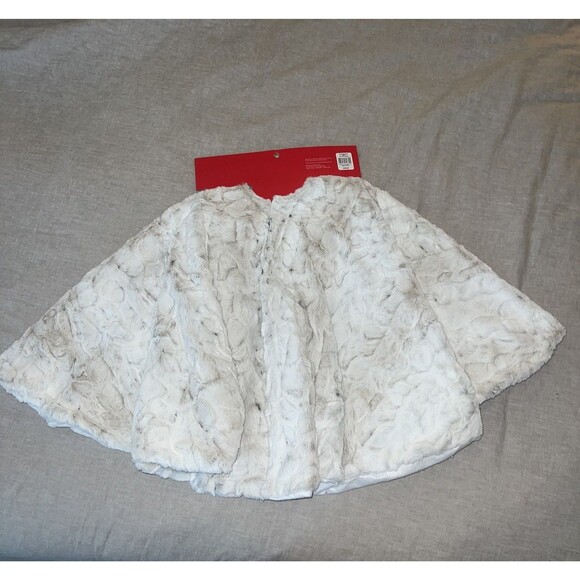 Belk Joyland Christmas Tree Skirt Ivory Into The Woods Faux Fur 48” Diameter - Picture 4 of 9
